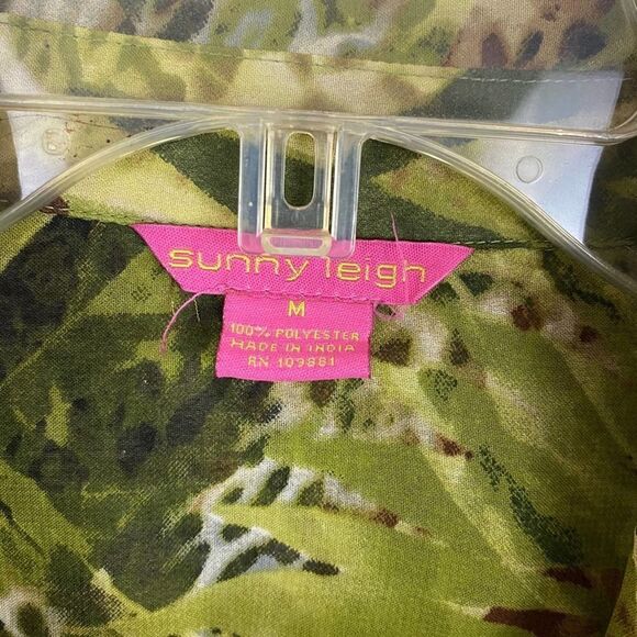Sunny Leigh Safari Animal Print Graphic Button Down Sheer Blouse Size Medium - Picture 4 of 4